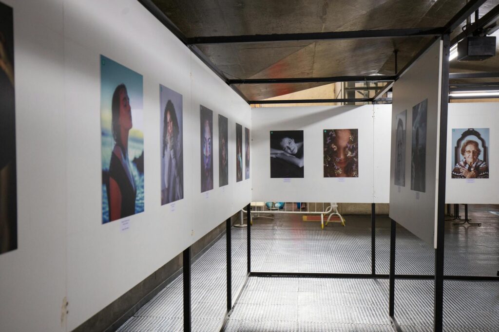 art exhibition crowd