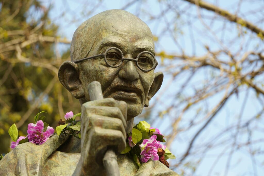 historical figures reading books