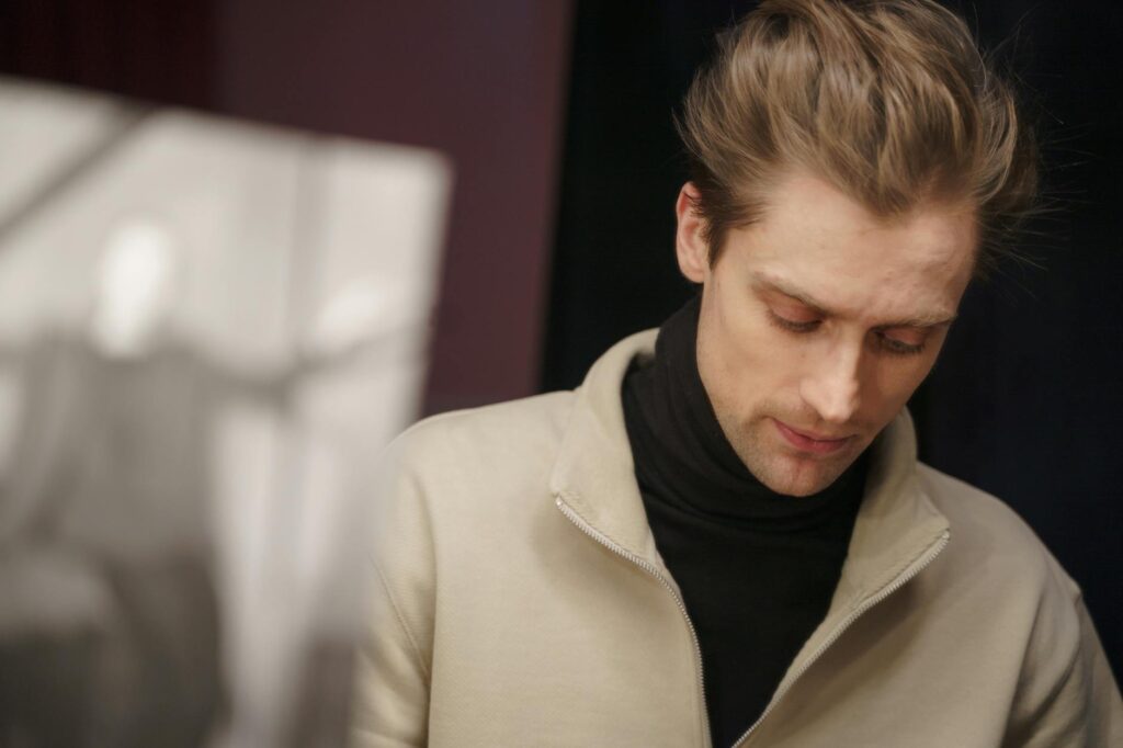 hollywood actor earning money