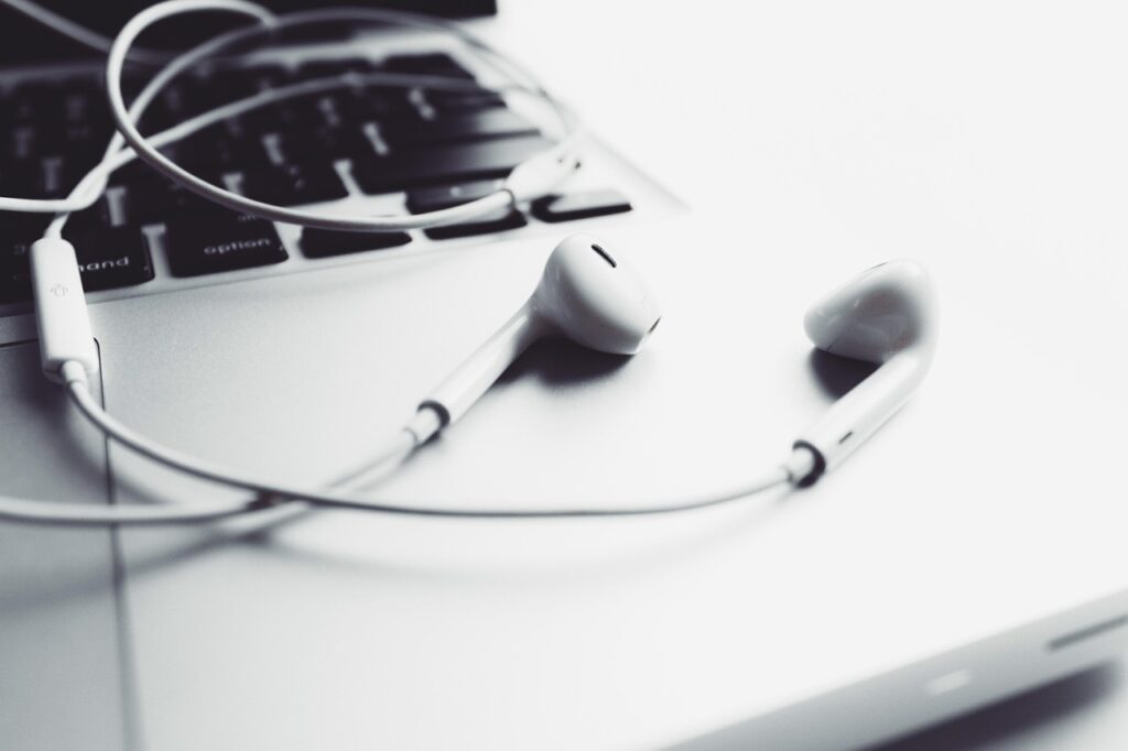 tech podcast listening