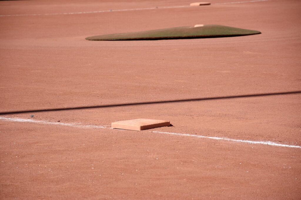baseball pitcher throwing fastball
