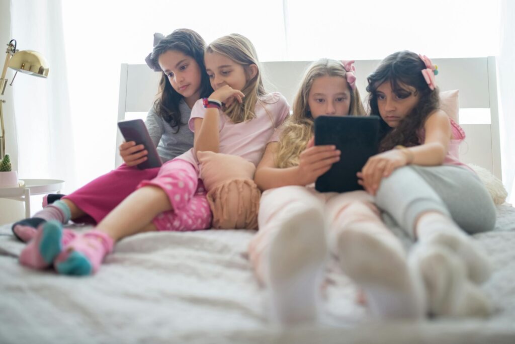 children using digital devices