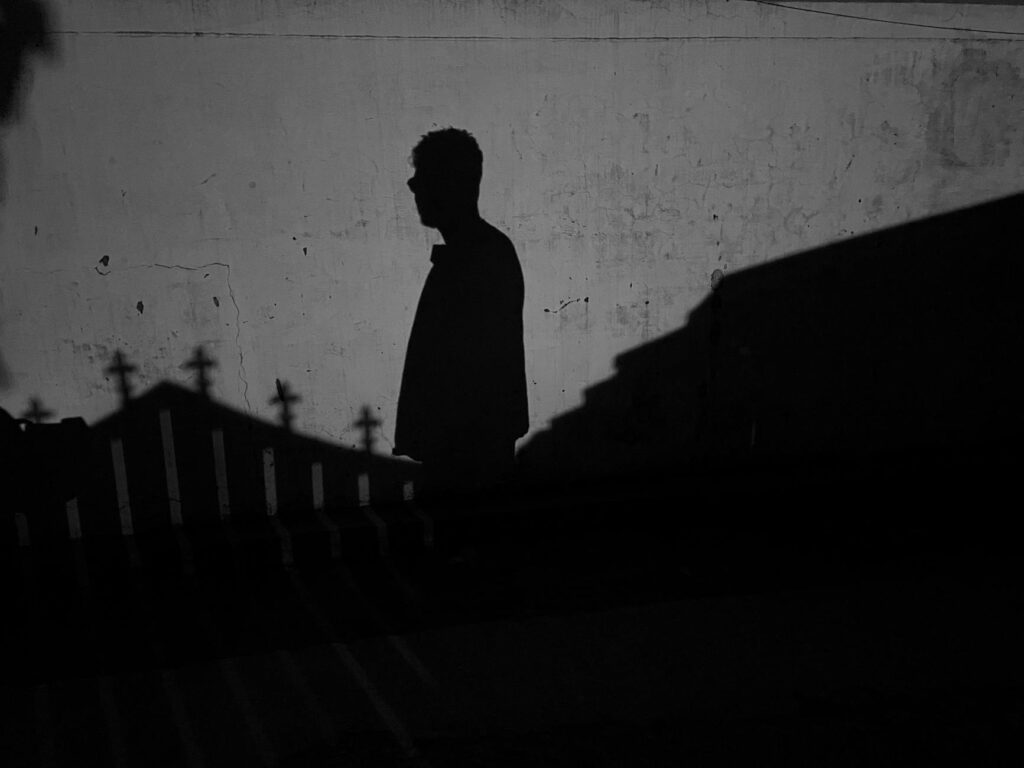 dramatic light and shadow photography