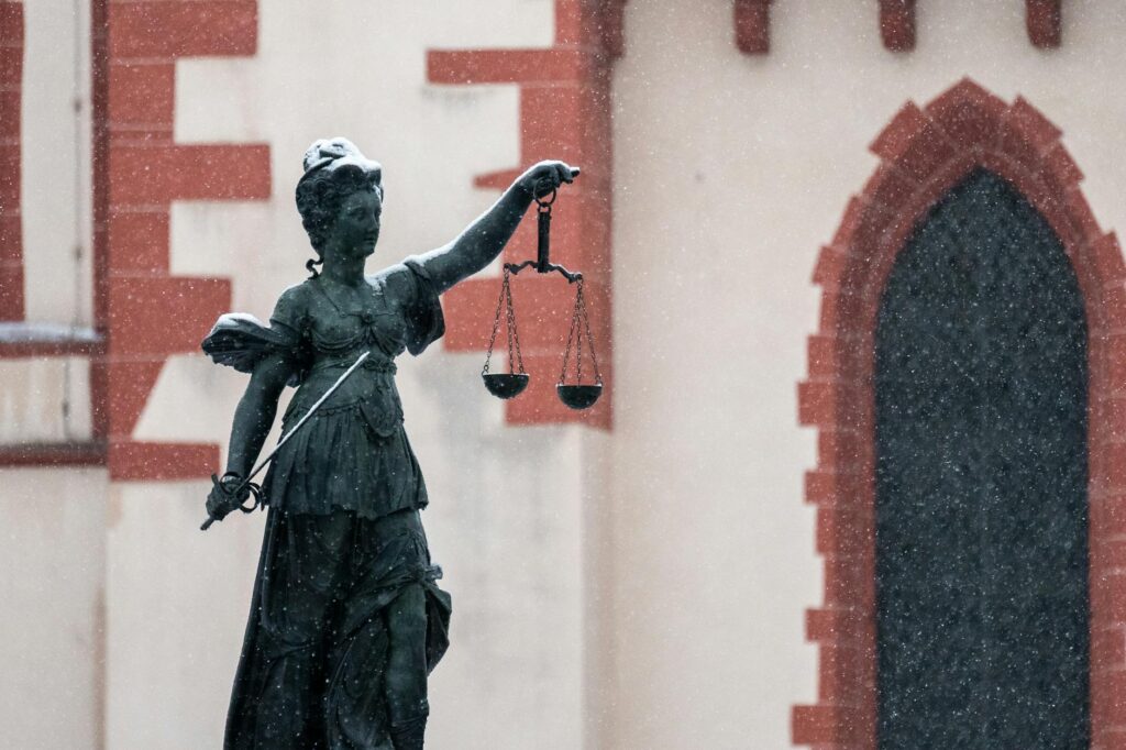 US federal courthouse scales of justice