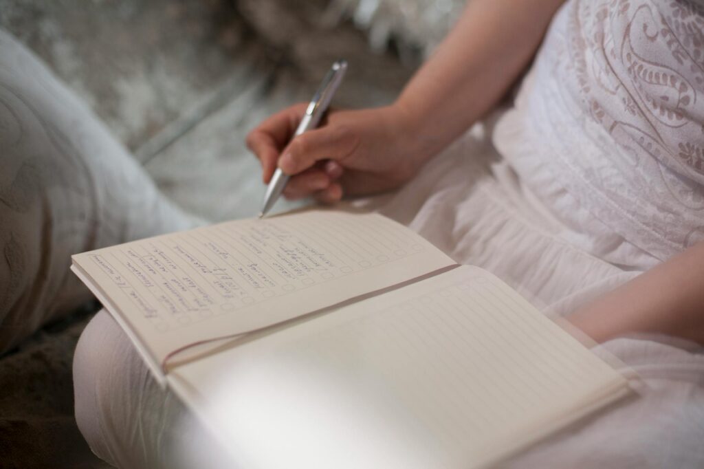 lifestyle blogger writing compelling content