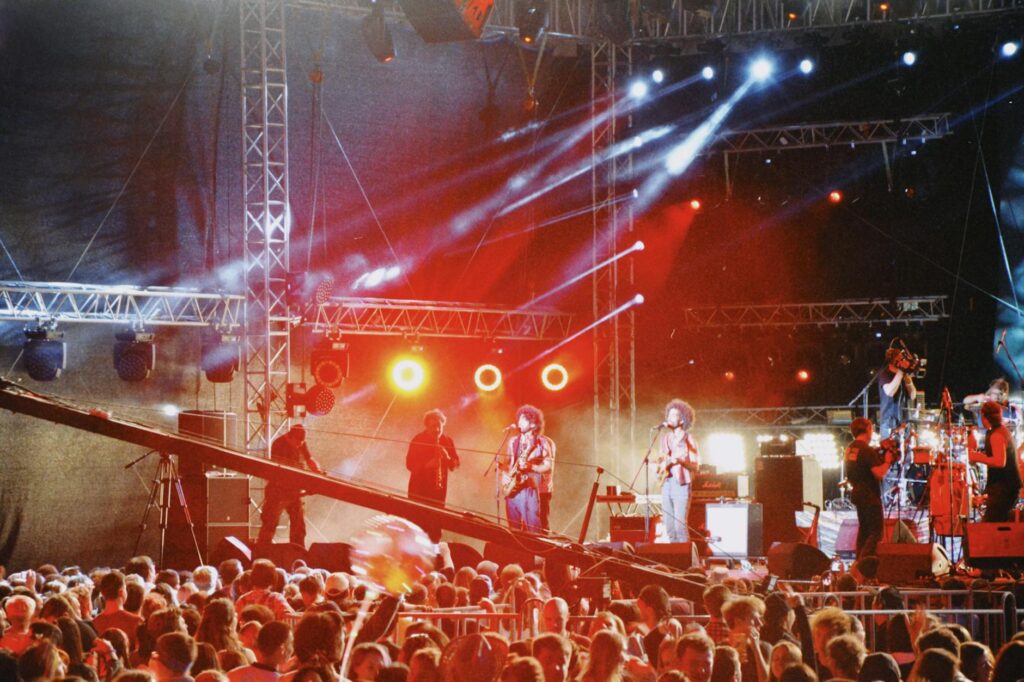 The Mamas & The Papas performing
