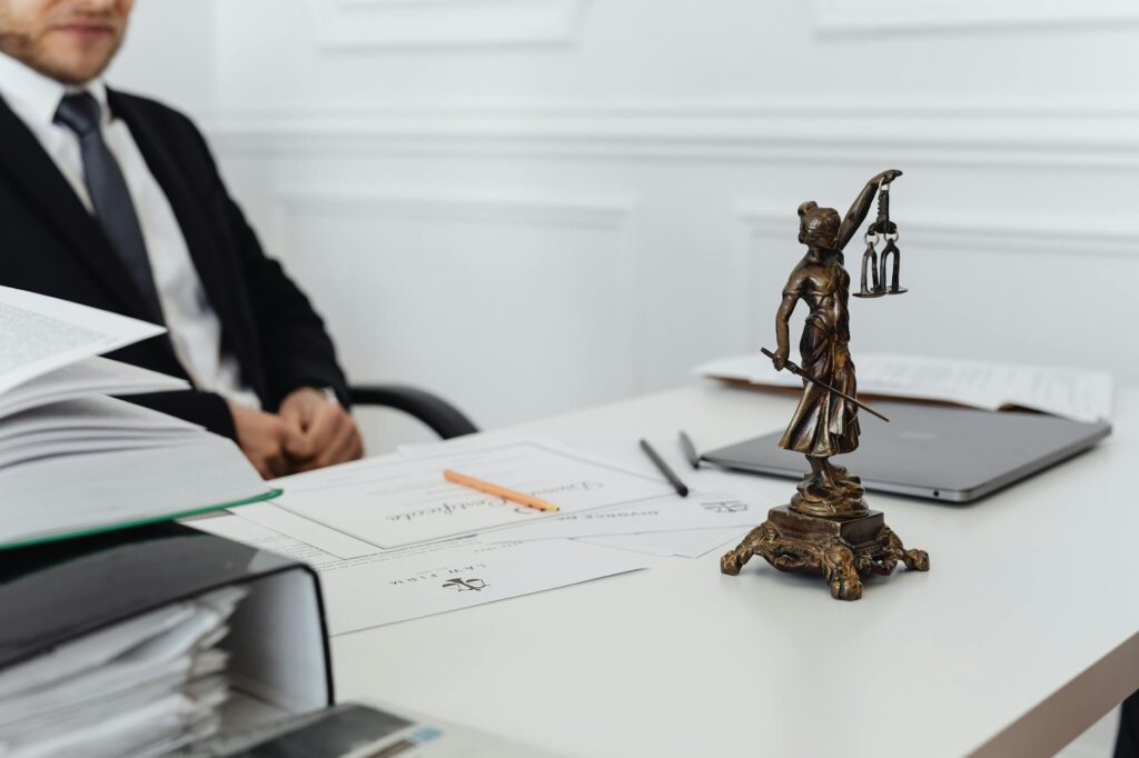 scales of justice gavel