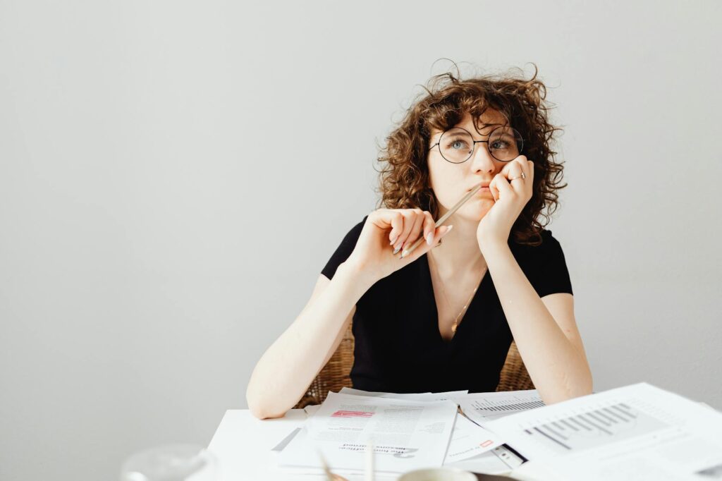 woman brainstorming lifestyle blog ideas