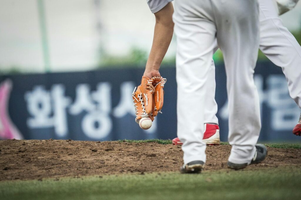 youth baseball pitcher